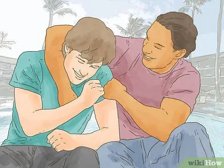 Флирт в шутку с парнем, шаг 1