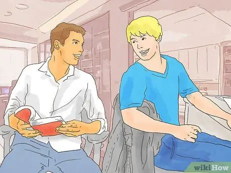 Флирт в шутку с парнем, шаг 2