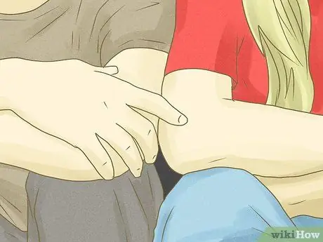 Как узнать, интересуется ли вы парню Шаг 4