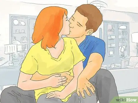 Поцелуй девушку при первой встрече, шаг 18