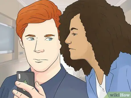 Почему моя девушка пользуется моим телефоном? Шаг 2