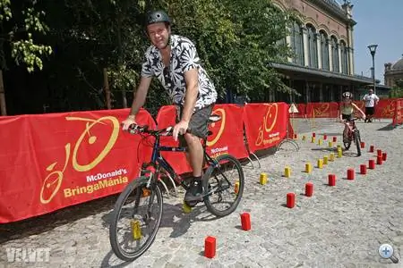 Женщины очень хорошо смотрятся на велосипедах