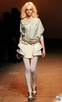 Нажмите, чтобы увидеть больше комплектов белых колготок!