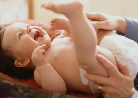 Можете ли вы кормить грудью и менять подгузники только дома?