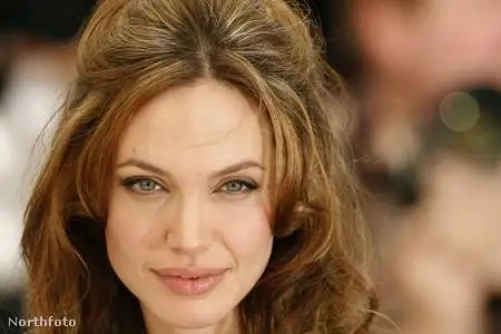 Полные губы омолаживают