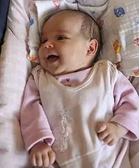 Baby Diary: Ты кусаешь маму за щеку