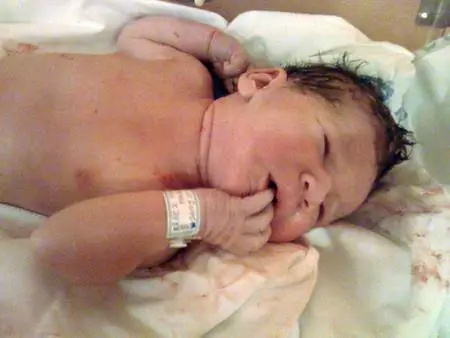 "Вкуси меня, потому что боль разрывает меня на части внизу!"