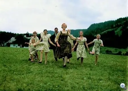 Эндрюс, когда она была монахиней