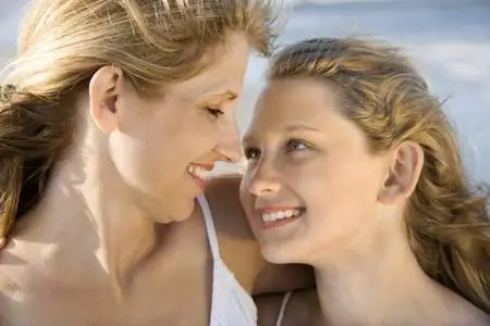 У моей дочери уже месячные в десять лет - причины преждевременного полового созревания