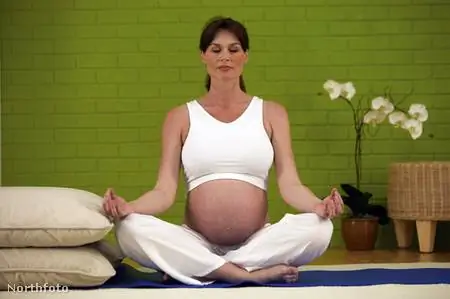 Йога для беременных помогает подготовиться к родам