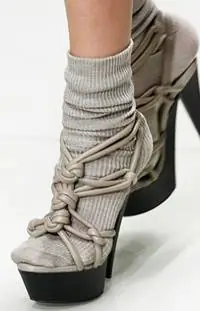 Носки-сандалии снова в моде