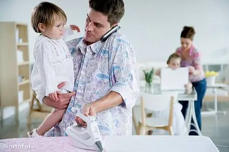 Женщинам мыть посуду, а мужчинам менять шины?