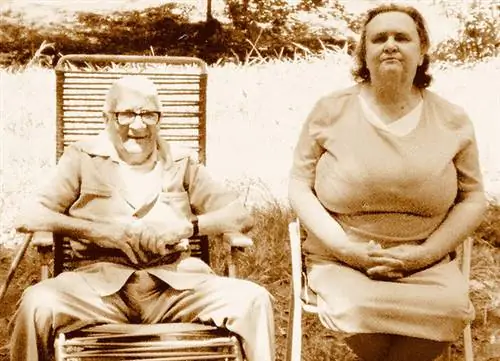 Тогда верь человеку, когда на его могиле пасется лошадь