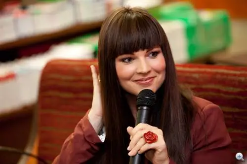 Шедевр Palotás Petra состоит из двух сюжетов, которые создают модное волнение