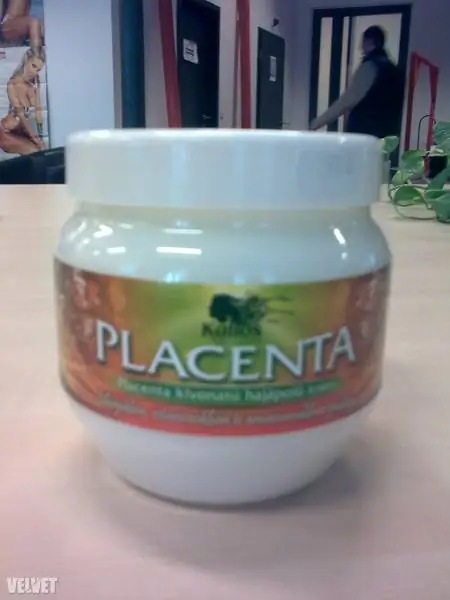 Наденьте плаценту на волосы