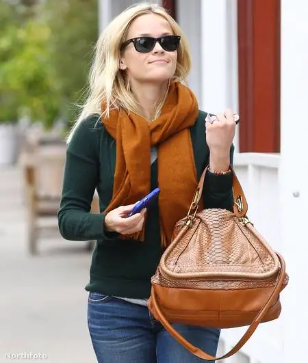 PETA убедила Риз Уизерспун не пользоваться ее сумкой