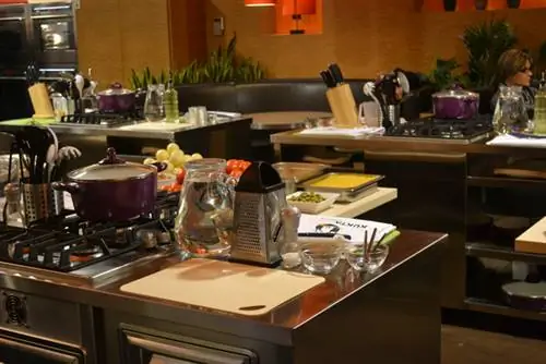 В кулинарной школе царит домашняя вечеринка