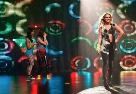 Так рекламирует Бритни Спирс