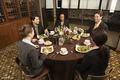 stockfresh 29995 бизнесменов в ресторане sizeM