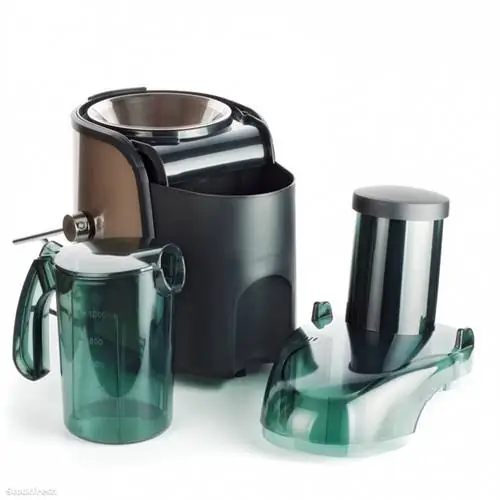 Самое главное: мощный мотор и большое кормовое отверстие