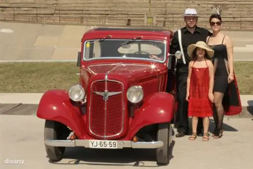 Как будто в этом году они одевались меньше, но те, кто все же выбрал старинную одежду, выложились по полной