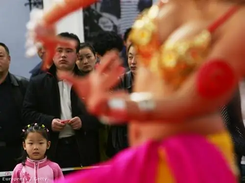 Разве это скандал, если несовершеннолетняя учится танцу живота?