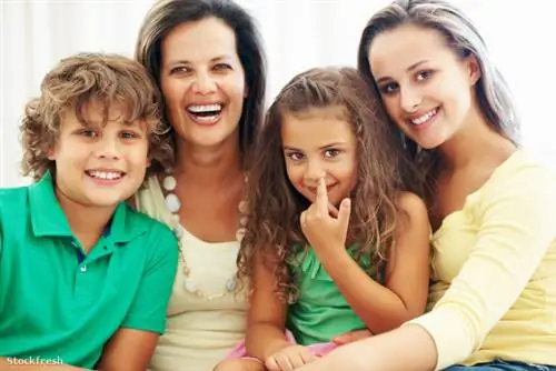 Stockfresh 1197135 семейный портрет веселой матери и детей