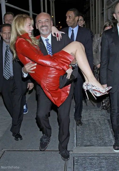 Иск, выигранный Louboutin против YSL