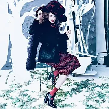 Подпишитесь на свой любимый модный дом в Instagram