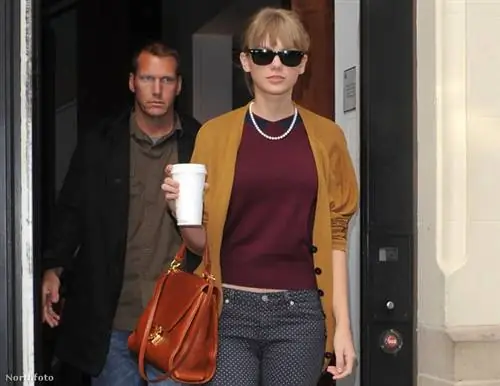 Тейлор Свифт в цветовой гамме похожа на Оливию Палермо