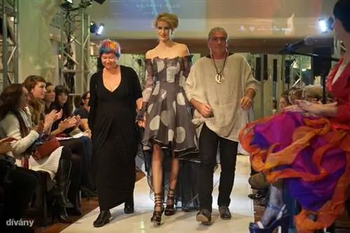 Вместо внедорожника будь принцессой в вечерних нарядах