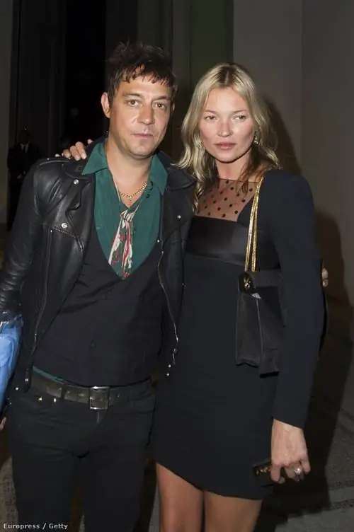 Кейт Мосс обычно носит черное и серое