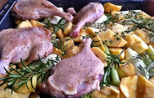 Вот так он выглядит перед запеканием. В нем также была бы морковь, если бы мы не использовали ее в супе