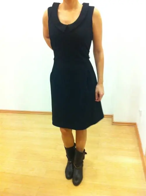 Далее: Выбор был невелик, да и с размером тоже были проблемы. Это платье 36-го размера, чертовски большое, но, по крайней мере, довольно жалкое. Цена: 11 800 форинтов