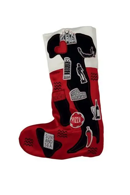 Носки Moshino Cheap & Chic остаются в классических цветах