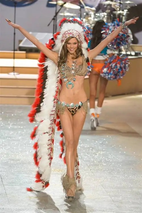 Даже индийский наряд считается расистским