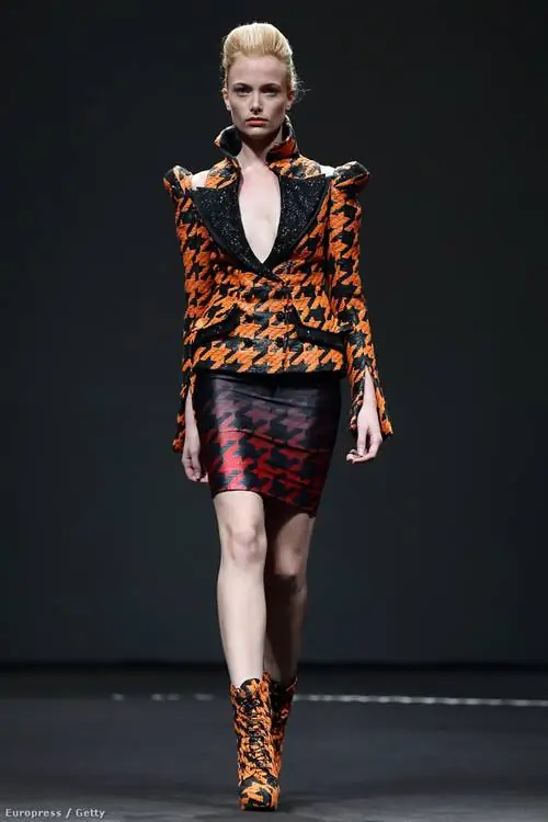 Удивительно, но узор «гусиные лапки» поднялся до уровня кутюр