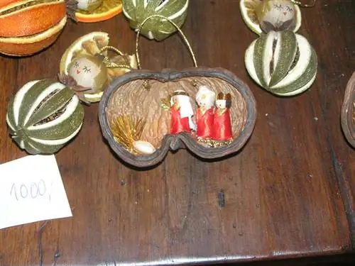 Елочное украшение из сухофруктов