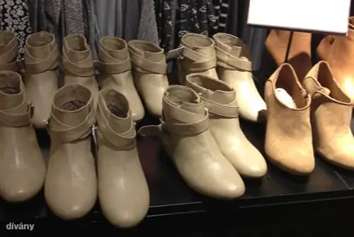 А вот и коллекция быстрой моды: Pull and Bear продает эти ботильоны из искусственной кожи за 3500 форинтов