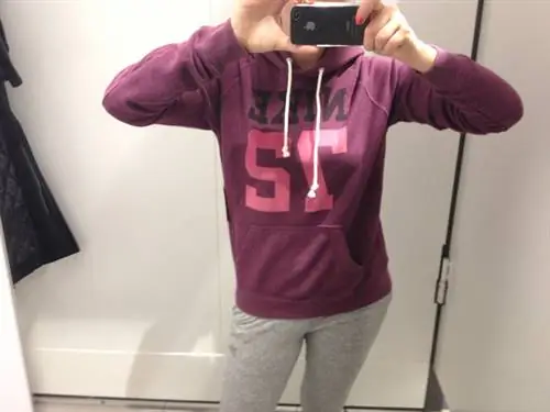 Эта толстовка хороша и все такое, но только потому, что Найк не даст мне за нее 12 тысяч