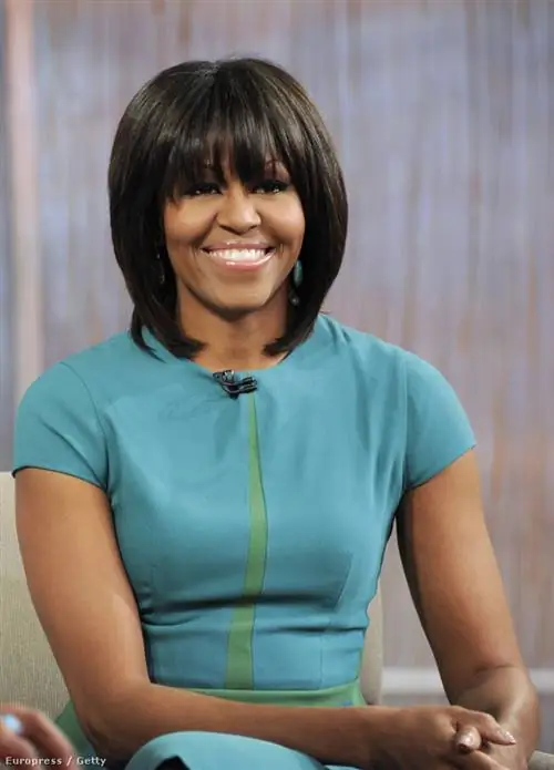 49-летняя первая леди с челкой