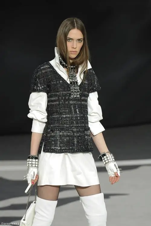 Черный и белый цвета также на подиуме Chanel