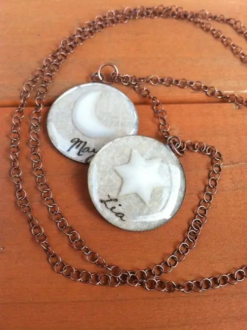 Версия с двойной подвеской стоит немного дороже - 32 900 форинтов