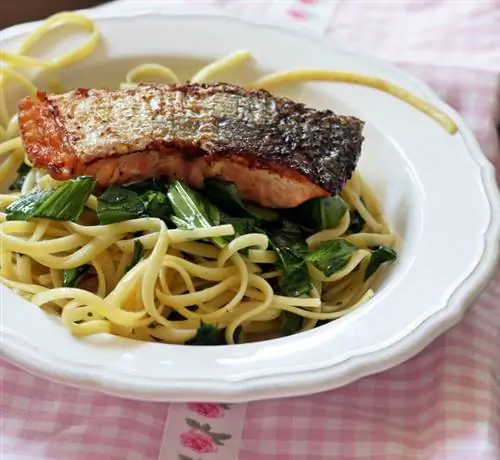 тесто из лука-шалот с лососем