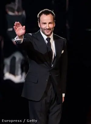 Том Форд после одного из своих шоу. Его улыбка не такая естественная, когда он видит свои идеи на полках Zara через 3-4 недели