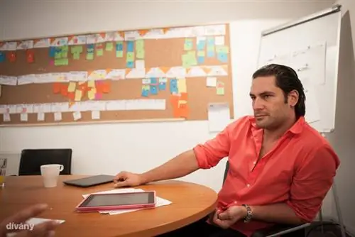 В Арпе женщины голые и мертвые