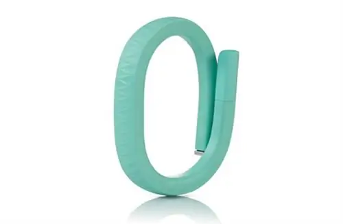 он хлопнул себя по запястьям