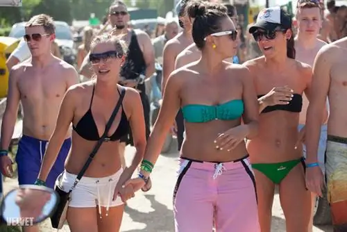 Фестивальный тренд: так надо одеваться на Балатон Саунд