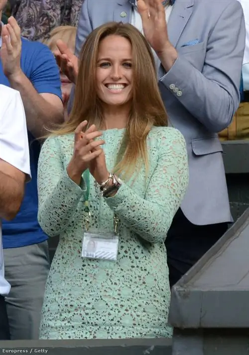 Британцы также завидуют прическе Ким Сирс