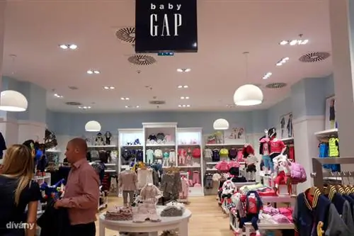 Gap открылся в Будапеште в бледных тонах